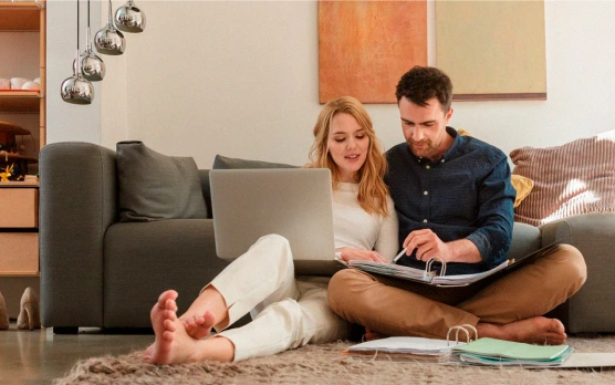 pareja-formas-de-pago-compra-casa